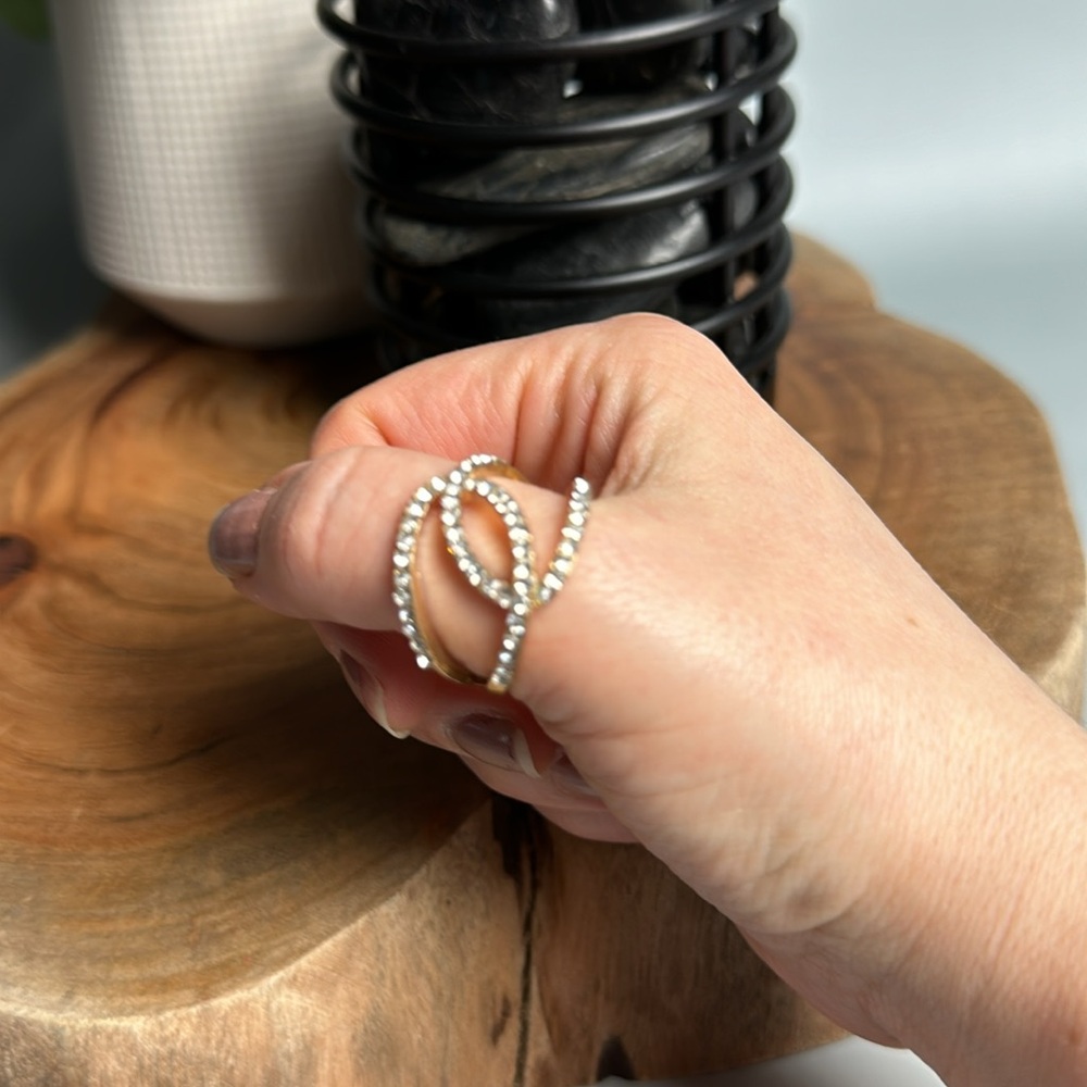 Large Statement Ring - Picture 2 of 2